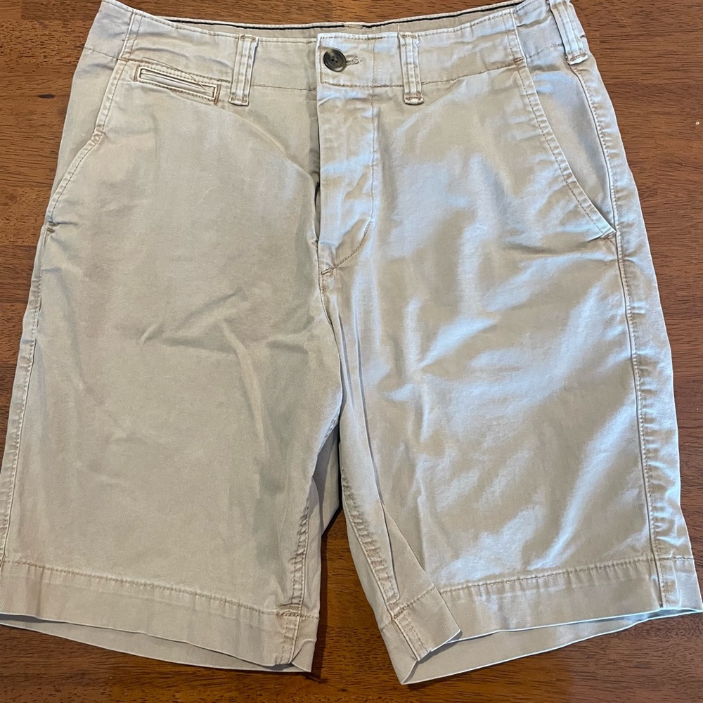 American Eagle Flat Front shorts. Khaki sz 29